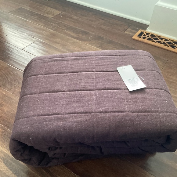 Casaluna, Heavyweight Linen Quilt, Queen size NEW with tags, dark fig - Picture 3 of 10